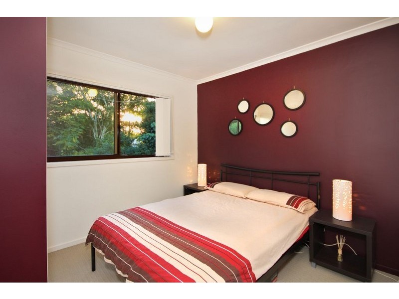 8 Alma Street, Southport QLD 4215