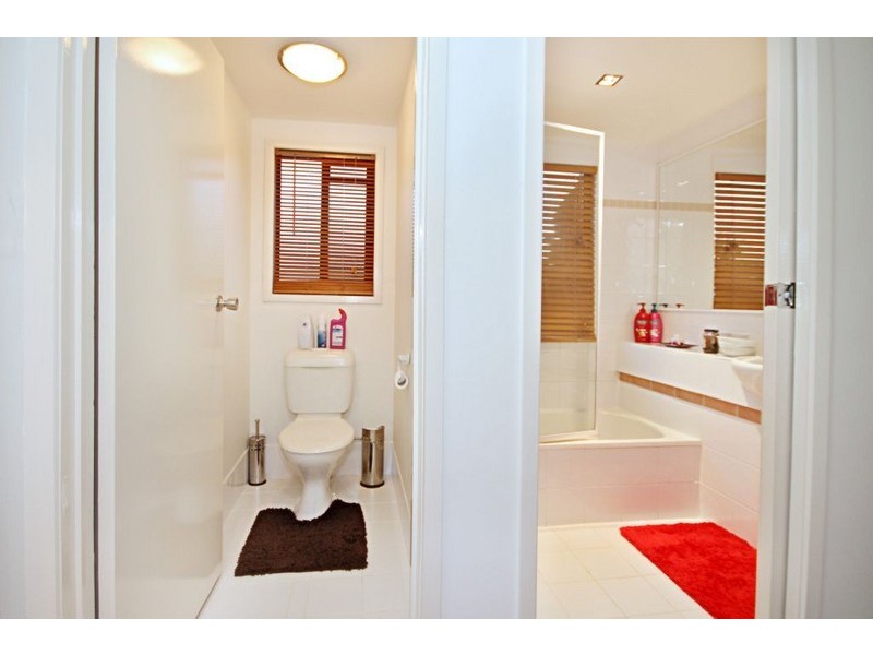 8 Alma Street, Southport QLD 4215