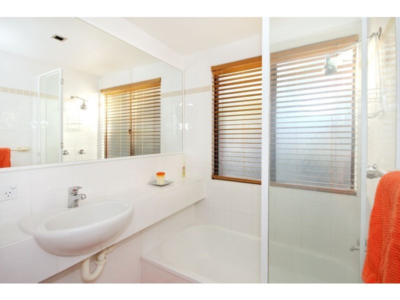 8 Alma Street, Southport QLD 4215