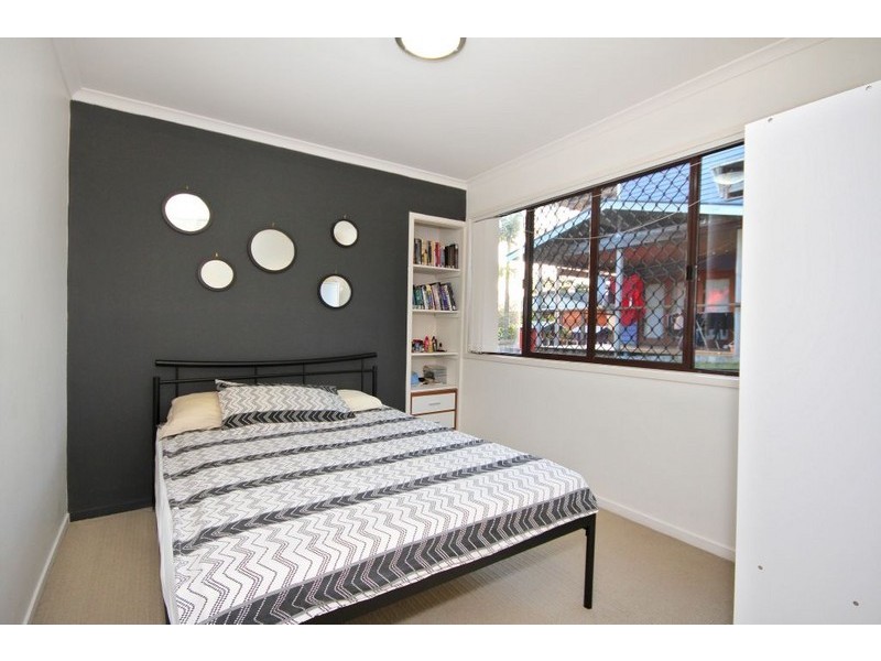 8 Alma Street, Southport QLD 4215