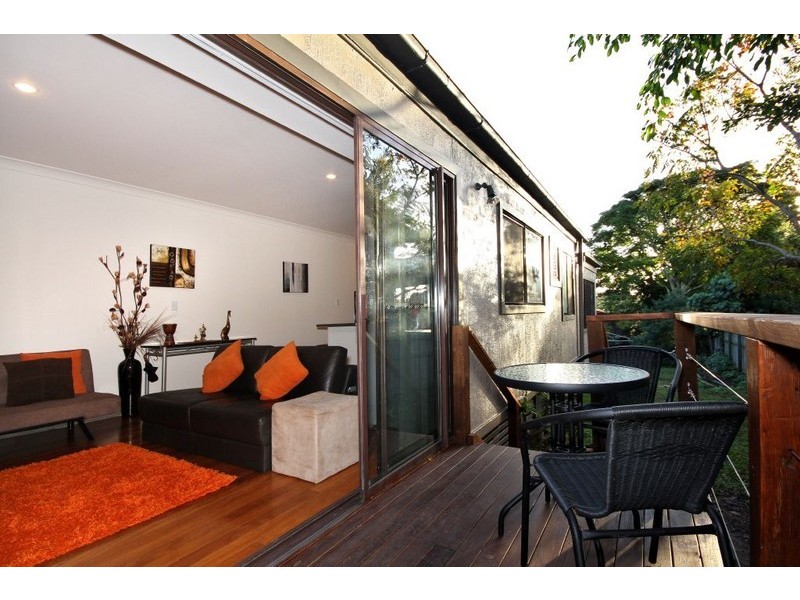 8 Alma Street, Southport QLD 4215