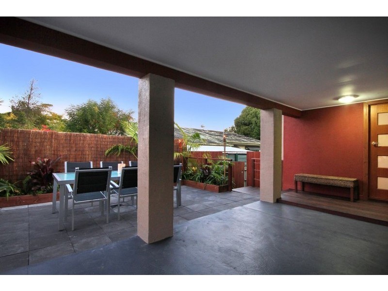 8 Alma Street, Southport QLD 4215