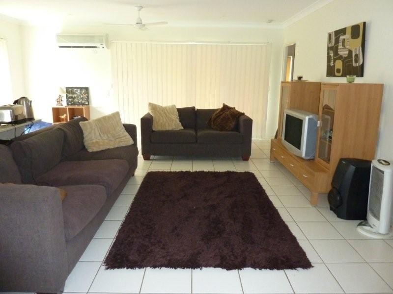 4 Schneid Street, Mudgeeraba QLD 4213
