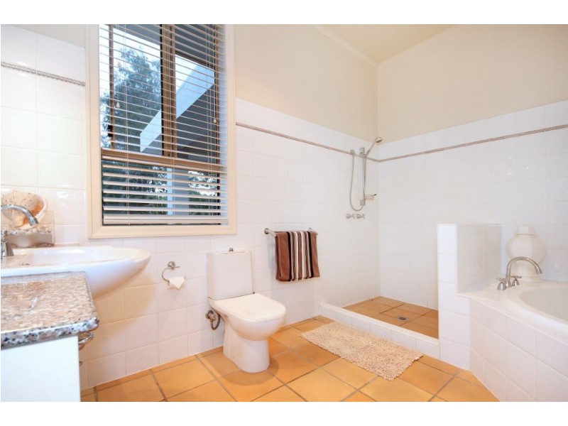 3 Paralla Place, Tallai QLD 4213
