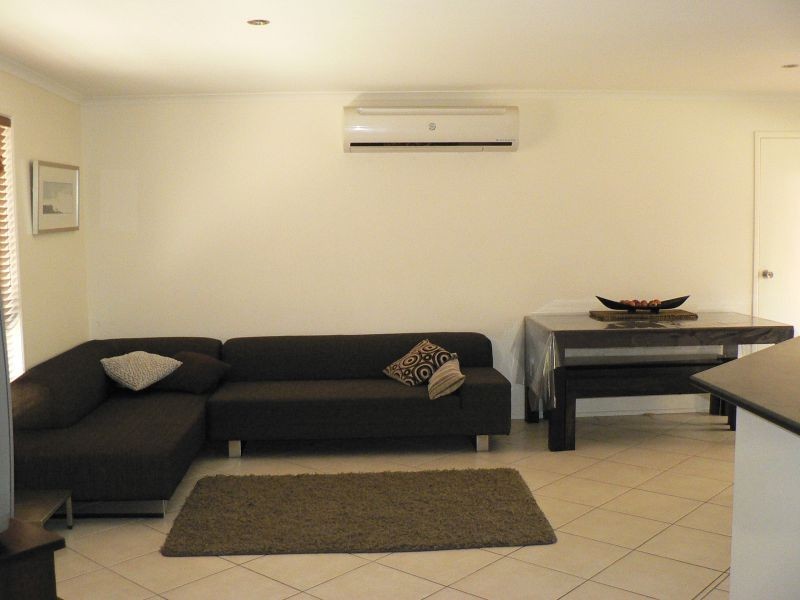 48 Silvabank Drive, Varsity Lakes QLD 4227