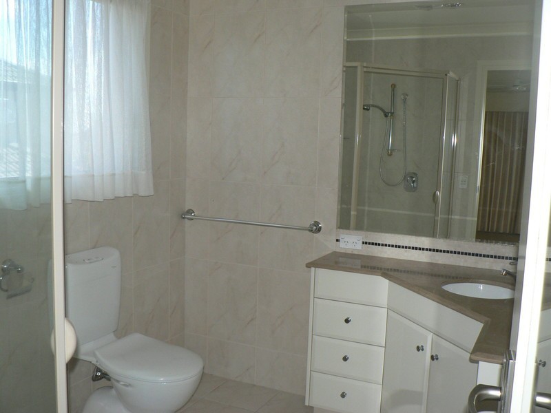 16 Blue Ridge Cres, Varsity Lakes QLD 4227