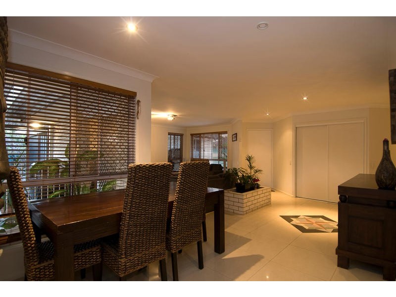 118 Wallandra Rd, Mudgeeraba QLD 4213