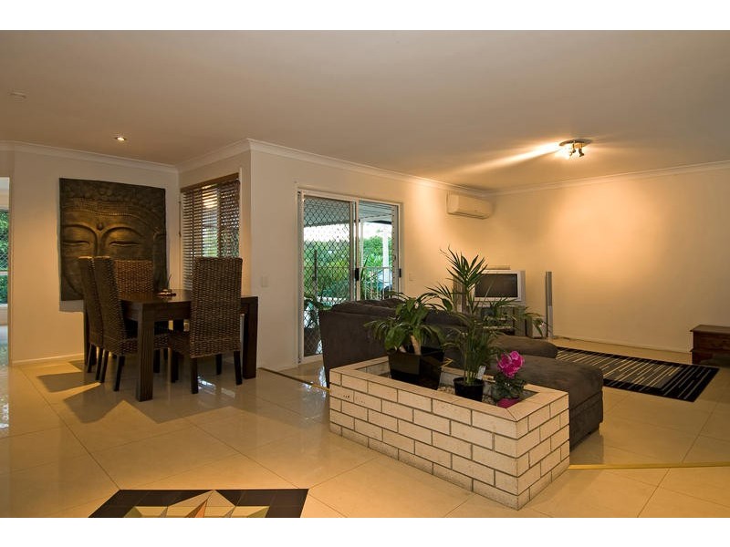 118 Wallandra Rd, Mudgeeraba QLD 4213