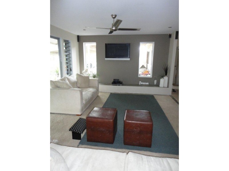 7-9 Liquidamber Close, Tallai QLD 4213