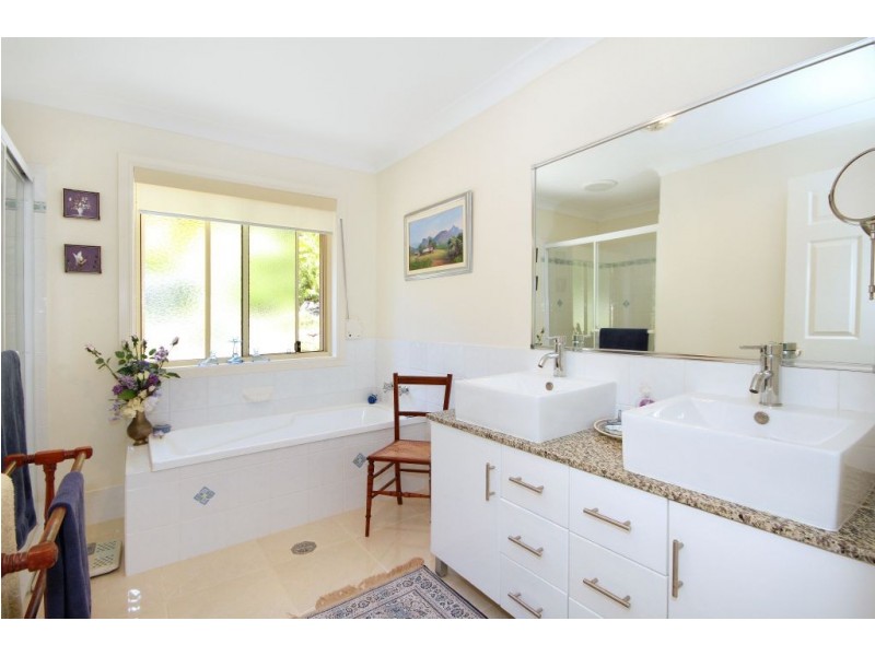 1 Carol Anne Court, Bonogin QLD 4213