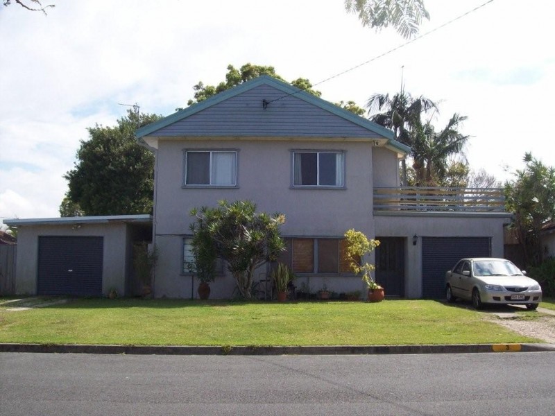 3 Schneider Avenue, Labrador QLD 4215