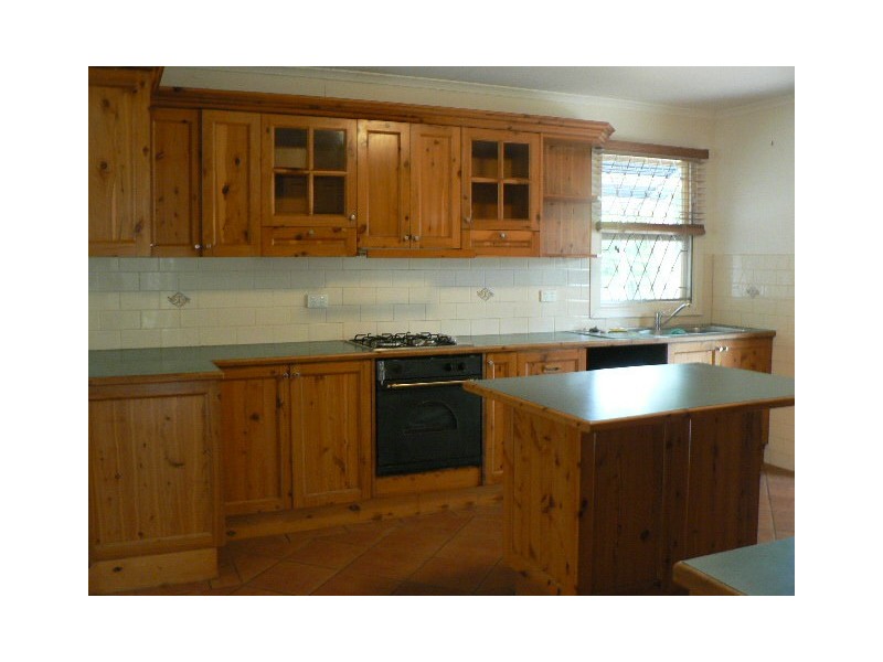 3 Schneider Avenue, Labrador QLD 4215