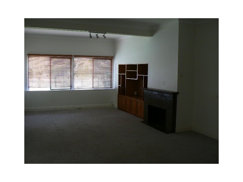 3 Schneider Avenue, Labrador QLD 4215