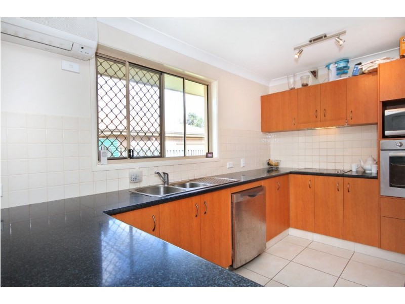 18  Dowson Esplanade, Mudgeeraba QLD 4213