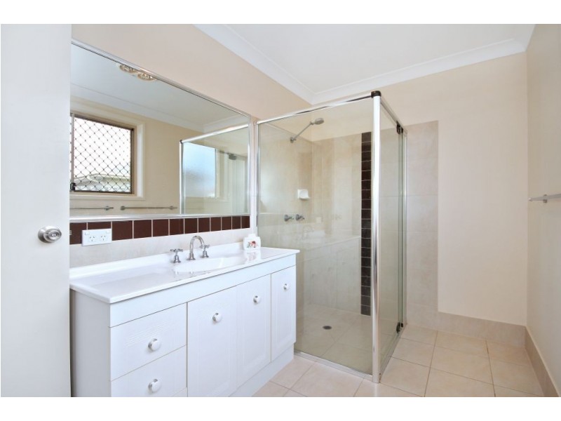 18  Dowson Esplanade, Mudgeeraba QLD 4213