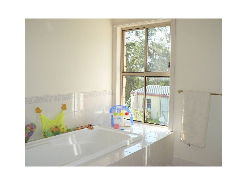 76 Tourmaline Court, Bonogin QLD 4213