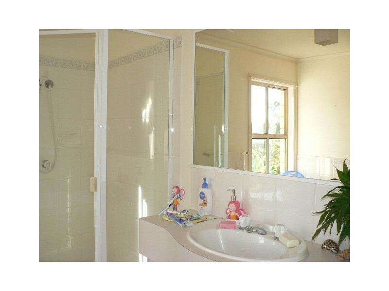 76 Tourmaline Court, Bonogin QLD 4213