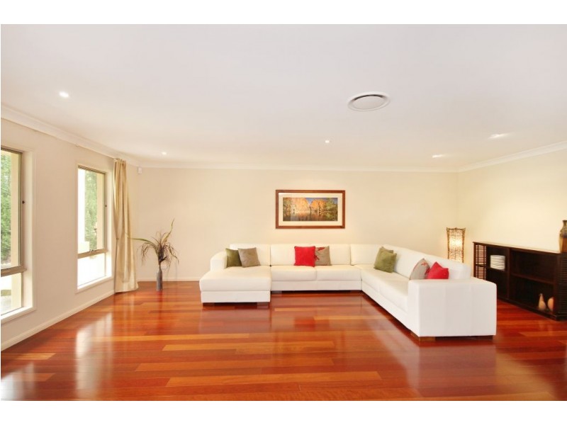 2 Fairy Wren Ct, Bonogin QLD 4213