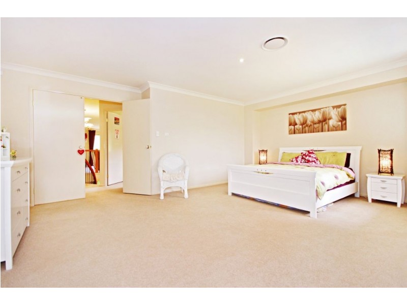 2 Fairy Wren Ct, Bonogin QLD 4213