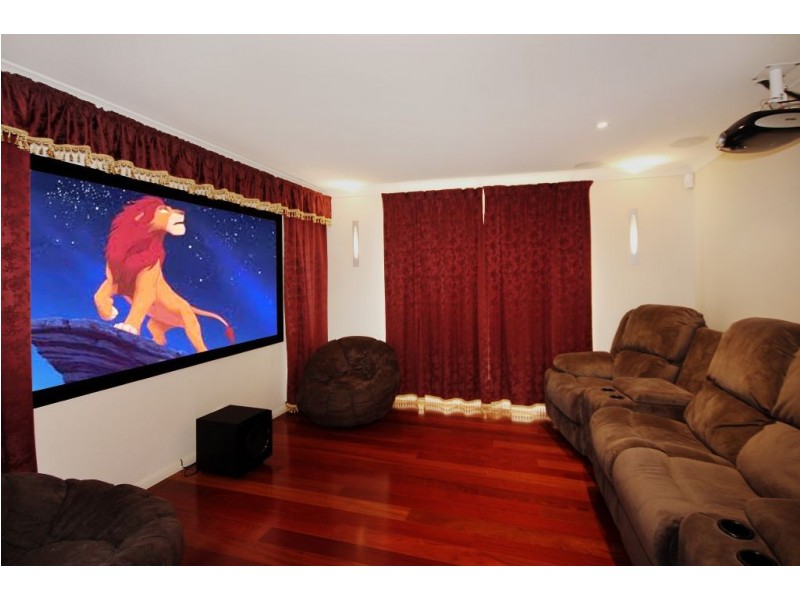 2 Fairy Wren Ct, Bonogin QLD 4213