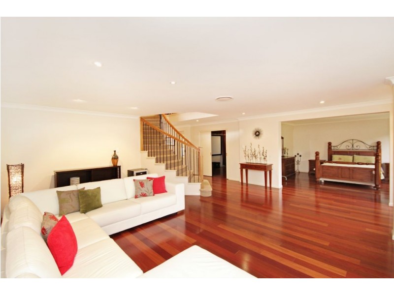 2 Fairy Wren Ct, Bonogin QLD 4213