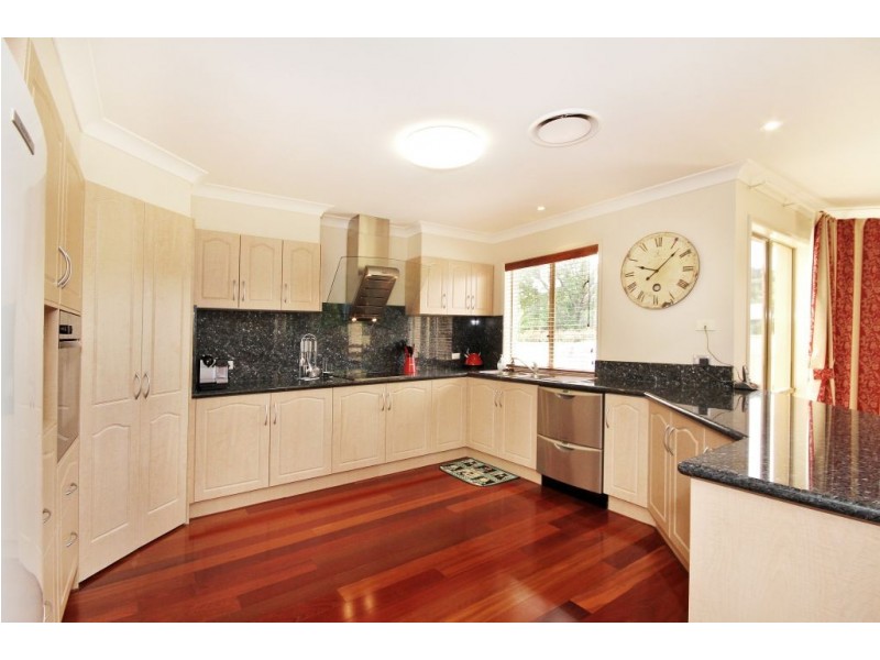 2 Fairy Wren Ct, Bonogin QLD 4213