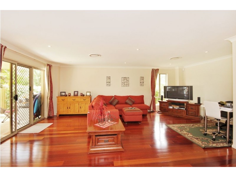 2 Fairy Wren Ct, Bonogin QLD 4213