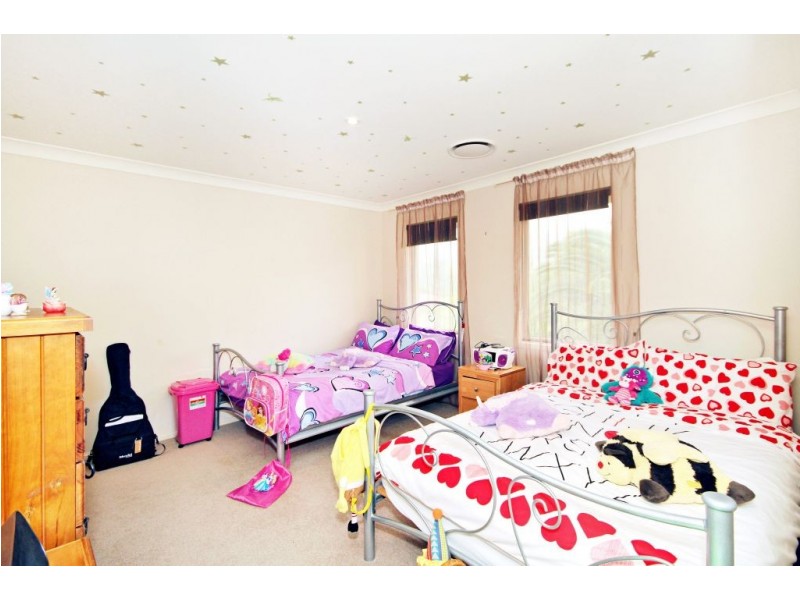 2 Fairy Wren Ct, Bonogin QLD 4213