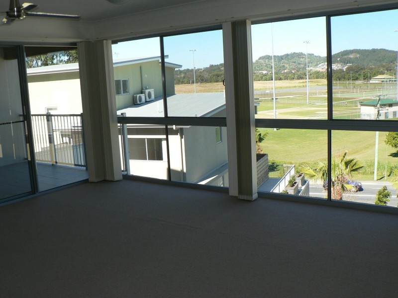 16/1 Hinterland Dr, Mudgeeraba QLD 4213