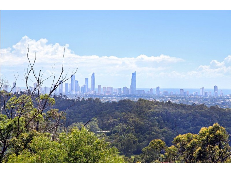 32 Coral Coast Dr, Tallai QLD 4213