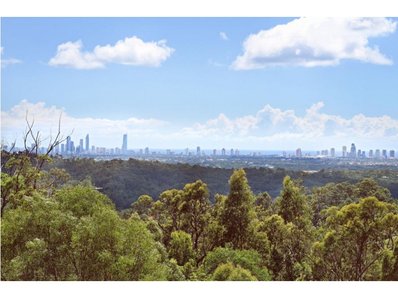 32 Coral Coast Dr, Tallai QLD 4213