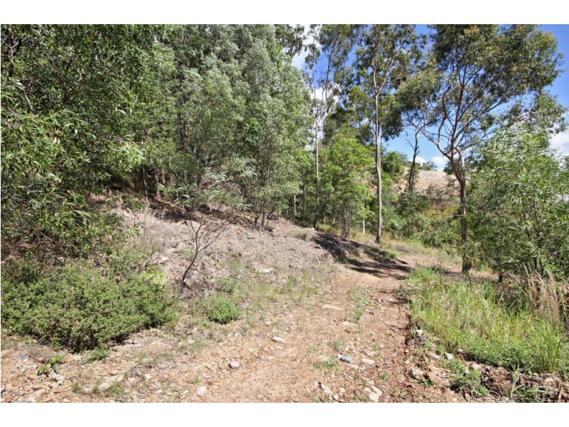 32 Coral Coast Dr, Tallai QLD 4213