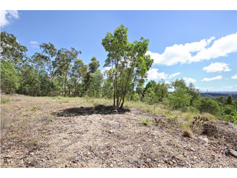 32 Coral Coast Dr, Tallai QLD 4213