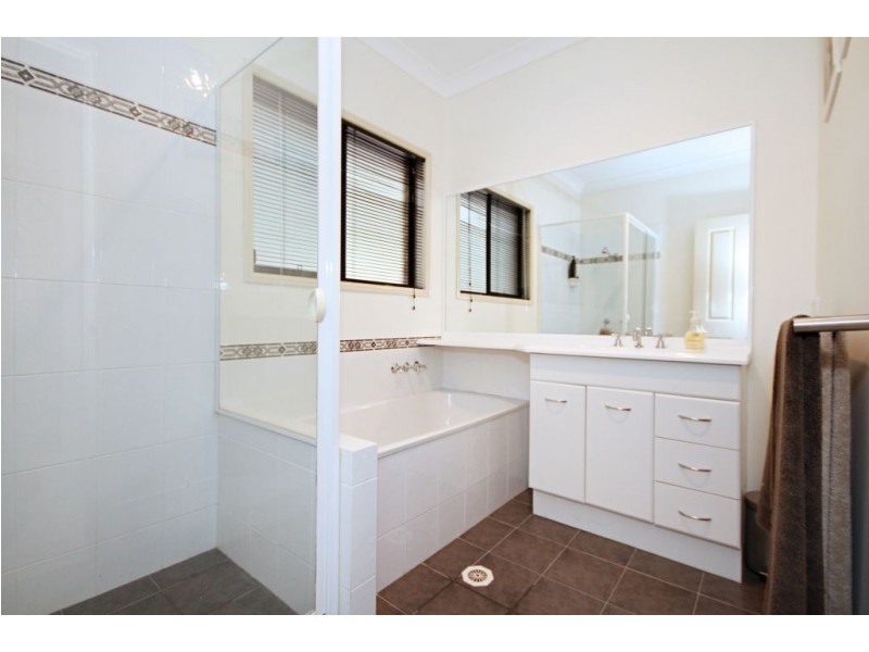 10 Nature Valley Court, Tallai QLD 4213
