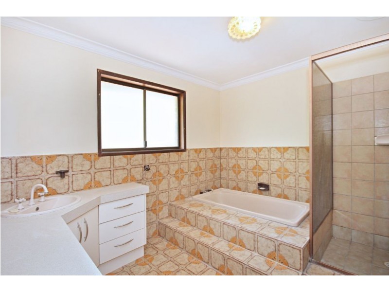 42 Berrigans Road, Mudgeeraba QLD 4213