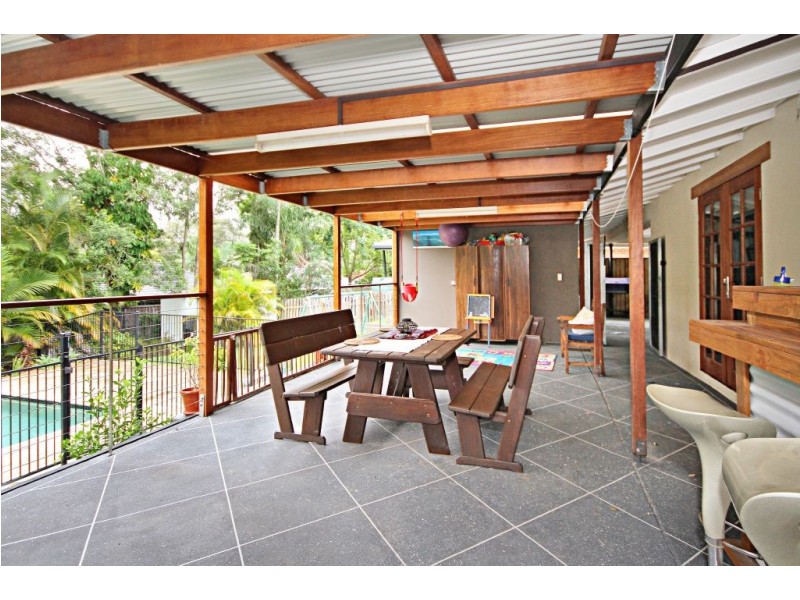 8 Sun Ct, Mudgeeraba QLD 4213