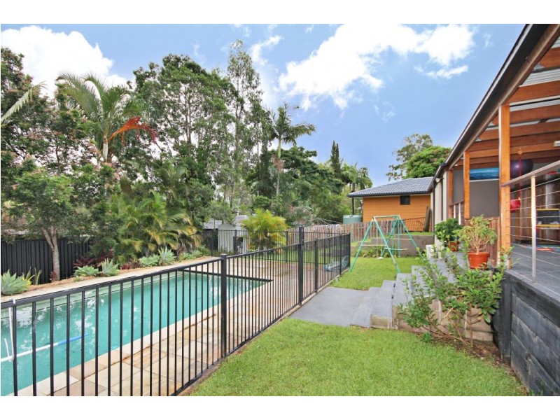 8 Sun Ct, Mudgeeraba QLD 4213