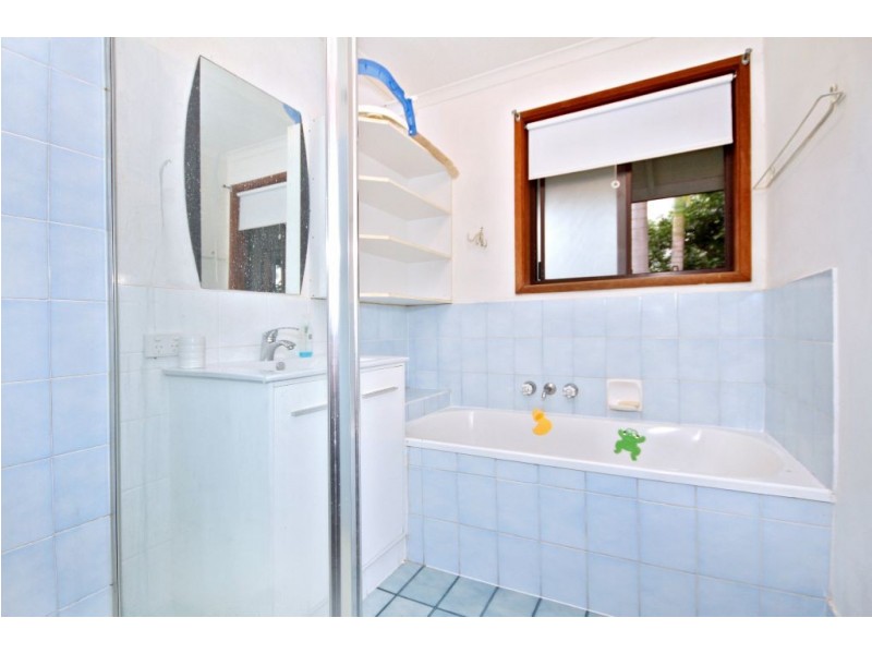 8 Sun Ct, Mudgeeraba QLD 4213