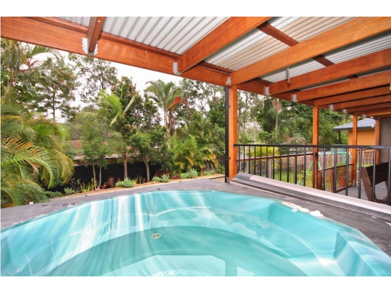 8 Sun Ct, Mudgeeraba QLD 4213