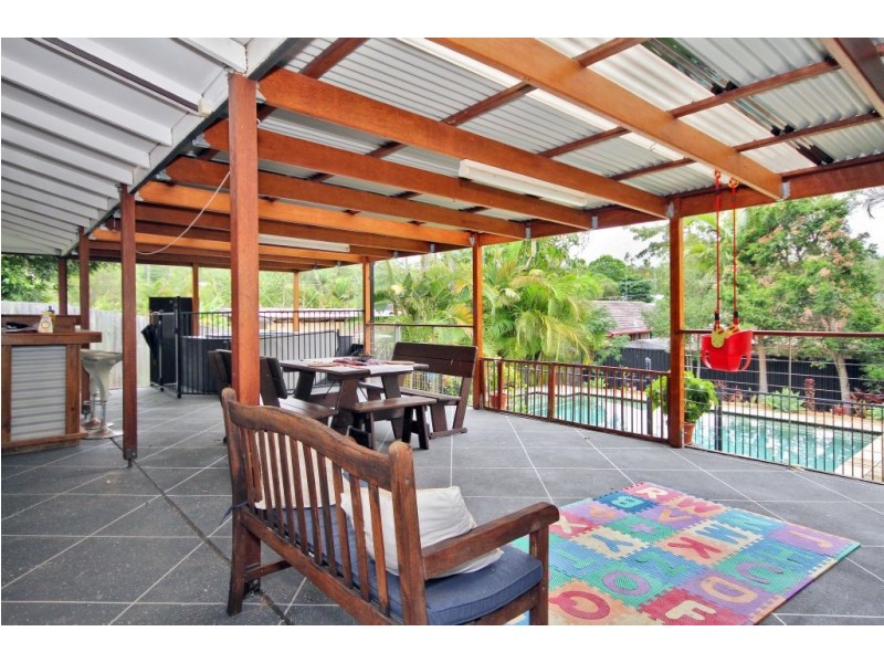 8 Sun Ct, Mudgeeraba QLD 4213