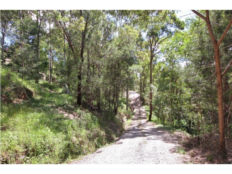 27 Coorumbene Ct, Tallai QLD 4213