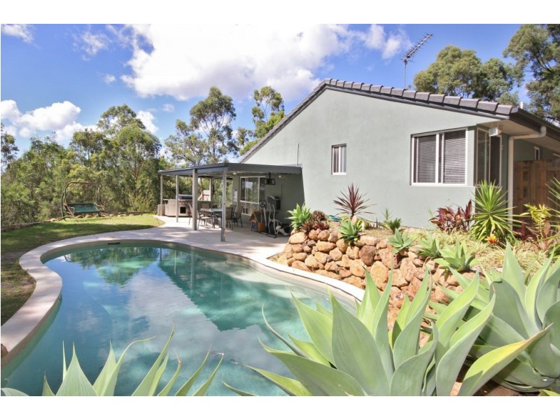 27 Coorumbene Ct, Tallai QLD 4213