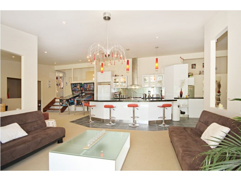 27 Coorumbene Ct, Tallai QLD 4213