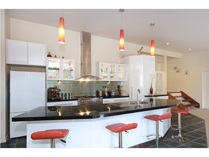 27 Coorumbene Ct, Tallai QLD 4213