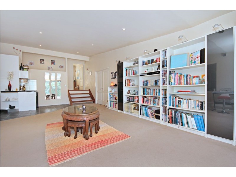 27 Coorumbene Ct, Tallai QLD 4213