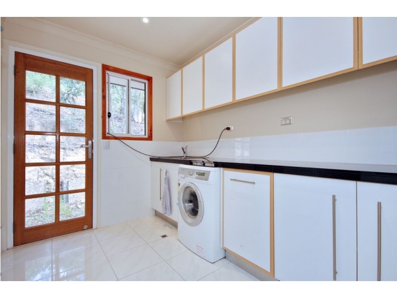 27 Coorumbene Ct, Tallai QLD 4213