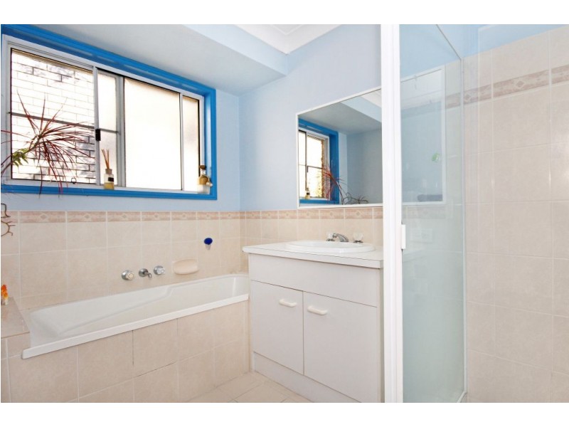 120 Wallandra Rd, Mudgeeraba QLD 4213