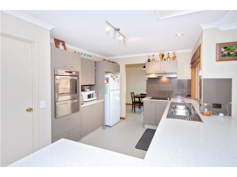 27 Bradstone Road, Carrara QLD 4211