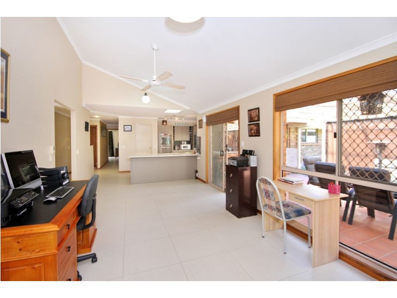 27 Bradstone Road, Carrara QLD 4211