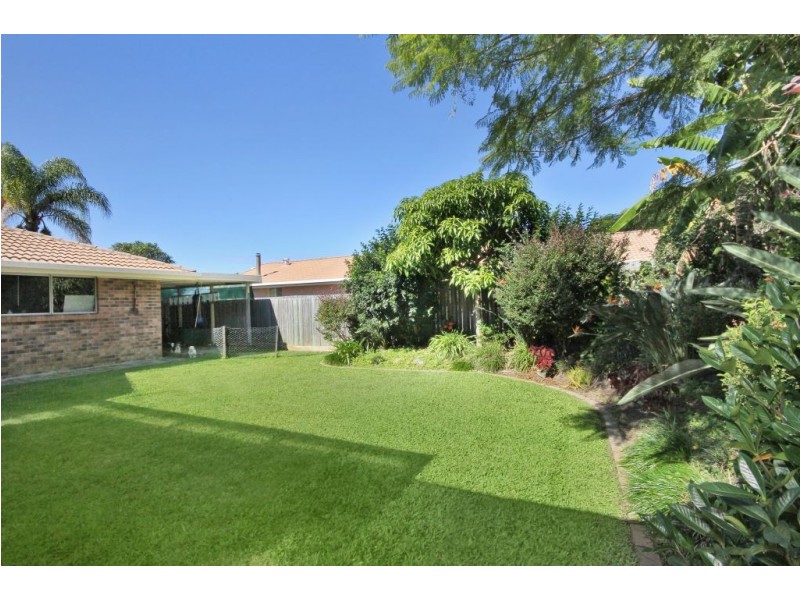 27 Bradstone Road, Carrara QLD 4211